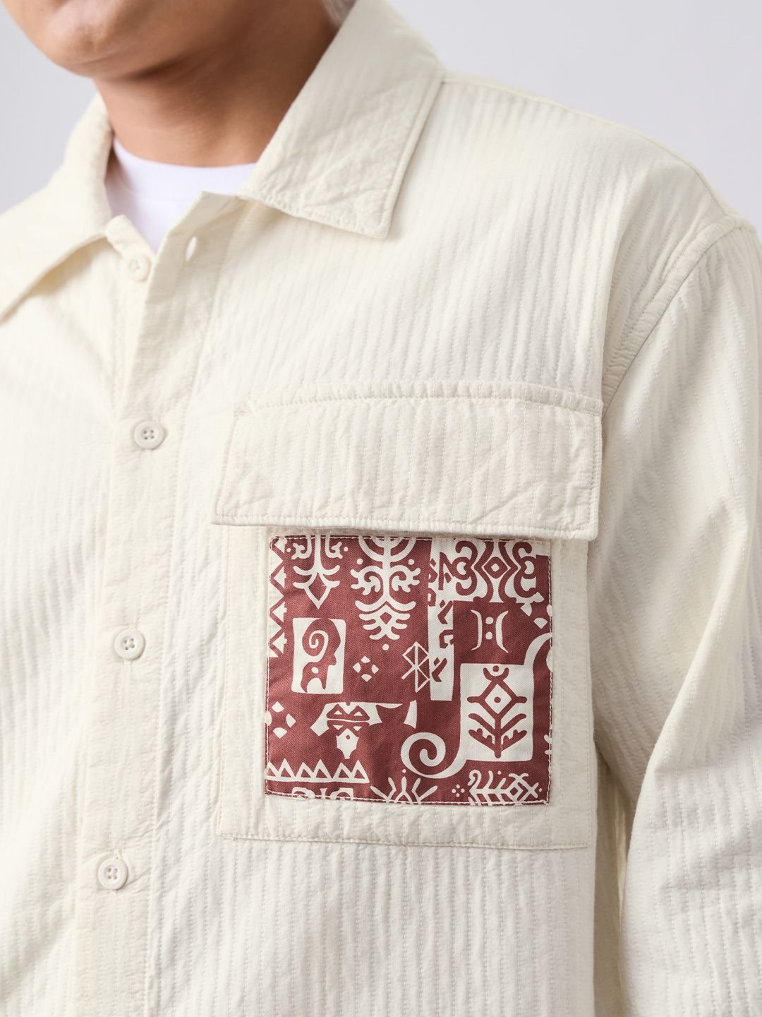 Oversized Shacket: Neutral alternative